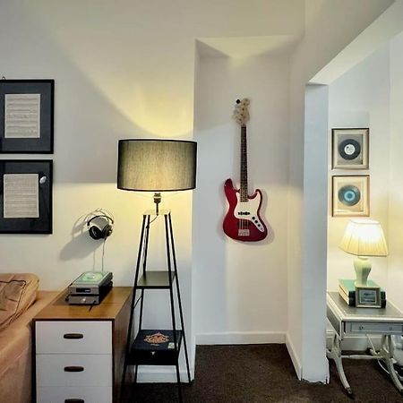 Urban Music Style Townhouse In Swansea City Center Exterior foto